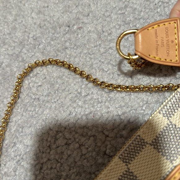 Authentic LOUIS VUITTON Eva Damier Azur Mini Crossbody Chain Bag - Picture 4 of 9